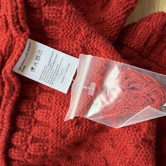 Stauer Cape Merino Wool Red One Size Fits Most NWOT Fringe Hem Pockets - Picture 6 of 7
